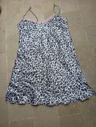 Camisa de Seda com Estampa de Leopardo da Victoria..