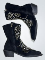 Black Cowboy Boots with Rhinestones
