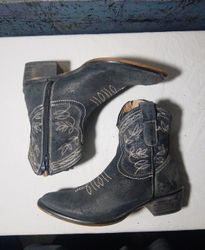 Black Cowboy Boots