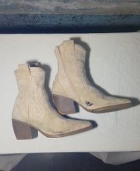 Women boots