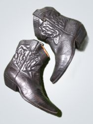 Vesta Black Leather Cowboy Boots