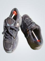 Adidas Yeezy Sneakers Black