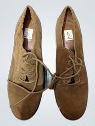 Ellen DeGeneres Tan Suede Oxford Heels