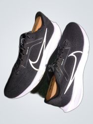 Nike Pegasus 40 Running Shoes