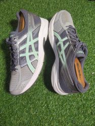 Baskets à lacets grises Asics