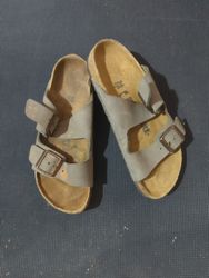 ビルケンシュトック ギゼサンダル