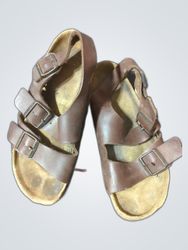 Sandalias de cuero marrón con tiras Birkenstock
