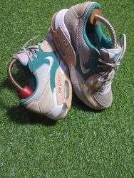 Nike Air Max 90 Sneakers