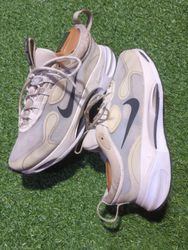 Nike Low-Top Sneakers
