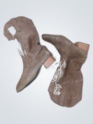 Brown Cowboy Boots with White Embroidery