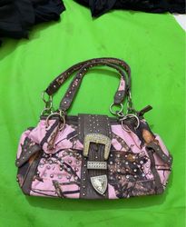 Mossy Oak Pink Camo Rhinestone Buckle Handbag