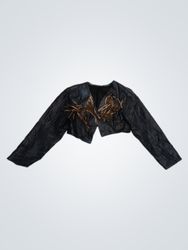 Chaqueta corta negra con flecos