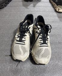 On Cloudmonster Sneakers