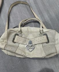 White Leather Handbag with Heart Ornament