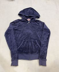 ベロアフーディー