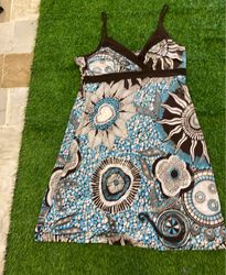 Robe florale bleu et marron