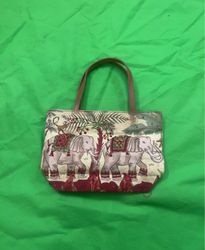 Tote bag with elephant print