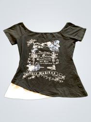 T-shirt nera a strati con stampa grafica