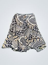 Skirt with geometric pattern