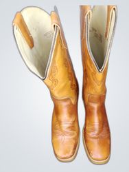 Dingo Tan Leather Cowboy Boots