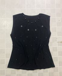 Top senza maniche nero con decorazioni