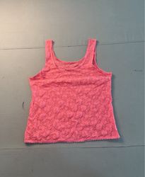 Débardeur en dentelle rose