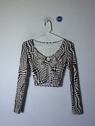 Unbranded Cropped Knit Cardigan in Black and White..