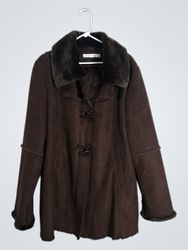 LARRY LEVINE Women's Brown Faux Suede & Fur Trimme..