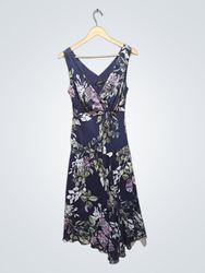 Connected Apparel Women's Navy Floral V-Neck Sleev..