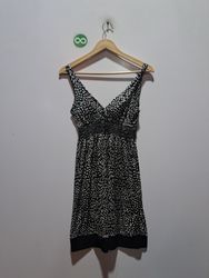 Forever 21 Women's Black & White Leaf Print Smocke..