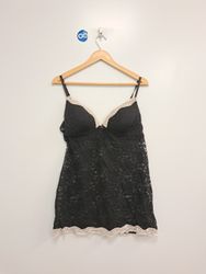 Camisole in pizzo nero con rifiniture rosa