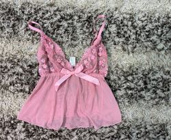 Nuisette rose à dentelle et nœud