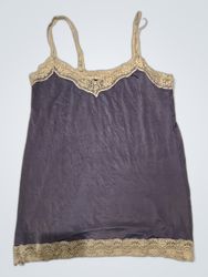 Lila Spitzeneinsatz-Spaghettiträgeroberteil