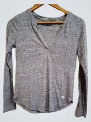 Abercrombie & Fitch Grey V-Neck Long Sleeve T-Shir..