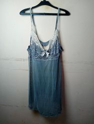 Slipkleid mit blauer Spitzenkante