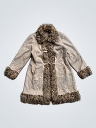Beige faux fur trim coat