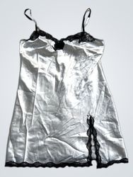 Victoria's Secret White Satin Slipkleid mit Spitze..