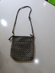 Tommy Hilfiger Crossbody Bag