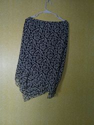 RK Women's Black and White Floral Print Asymmetric..