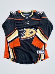 Anaheim Ducks Hockey Jersey L/XL