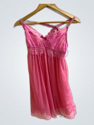Rosa Spitzen-Nachthemd
