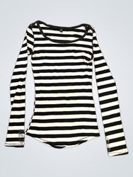 Chemise à manches longues rayée noire et blanche