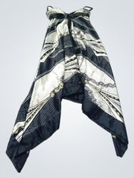 Black and white patterned scarf