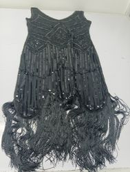 Vestito stile flapper con frange e paillettes nere