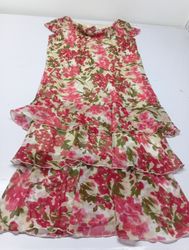 Vestido Tradicional Floral com Babados em Camadas
