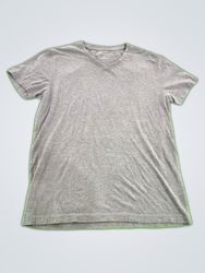 T-shirt grigia a scollo a V di Aeropostale