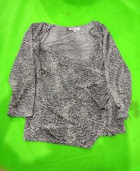 Jennifer Lopez Graues Bedrucktes Oberteil