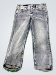 APT.9 Light Wash Capri Jeans