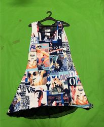 Collage-Druckkleid mit schwarzem Netzbesatz