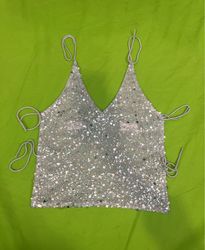Crop top in paillettes riciclato con lacci
